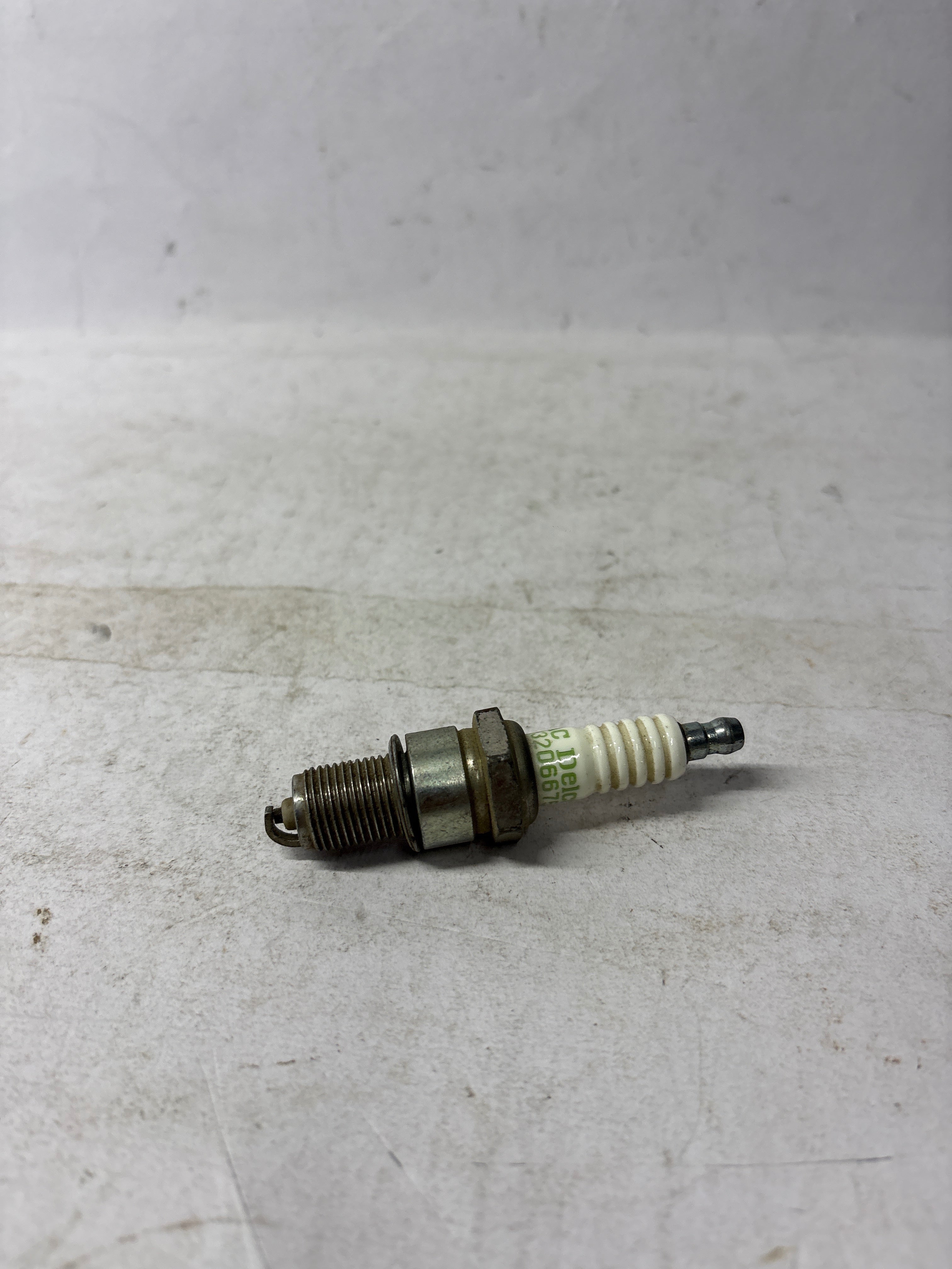 CarTrends S93206675  Spark Plug Corsa S93206675 - Back view
