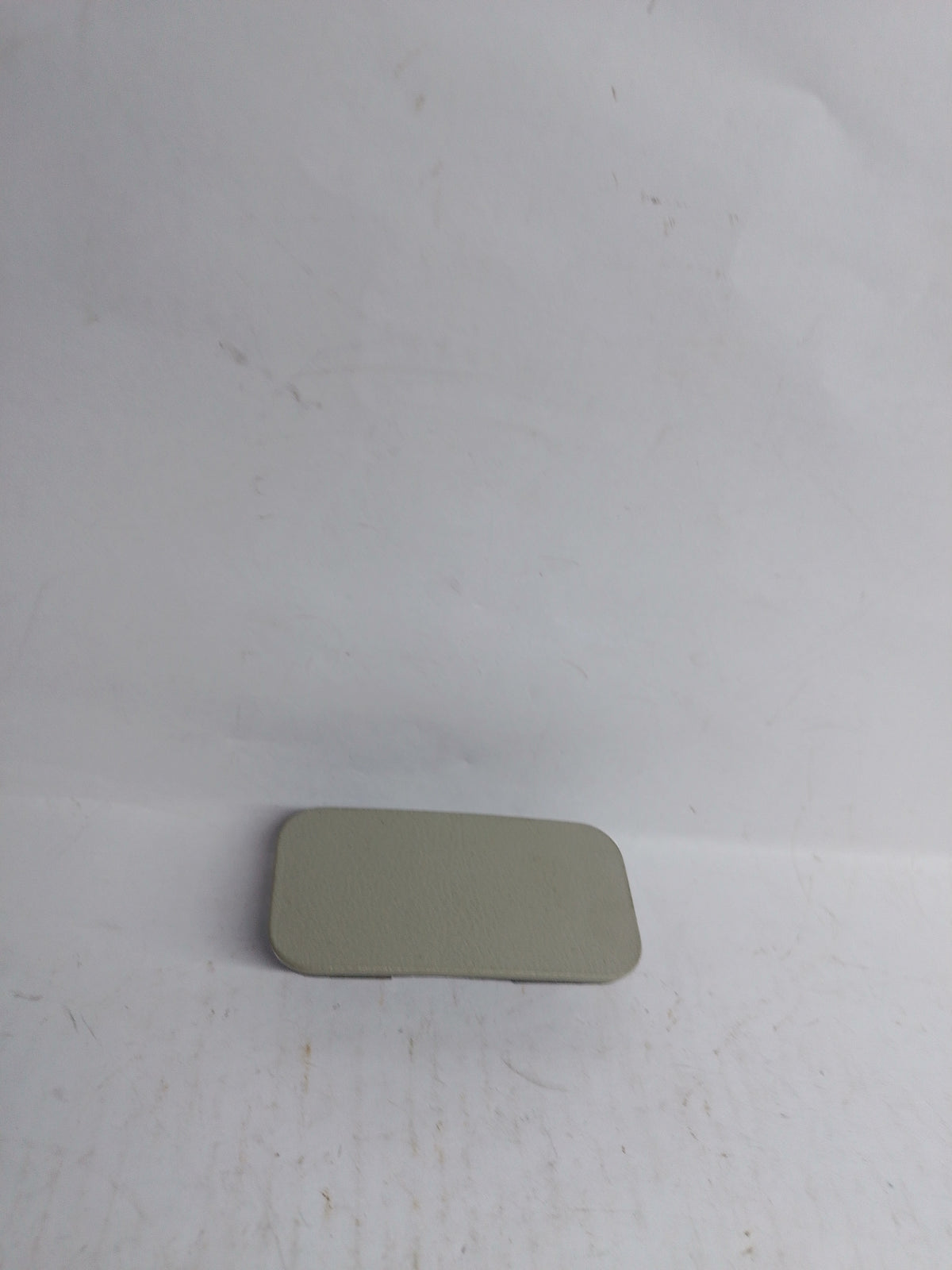 CarTrends T8979568811 CAP TAVERA T8979568811 - Back view