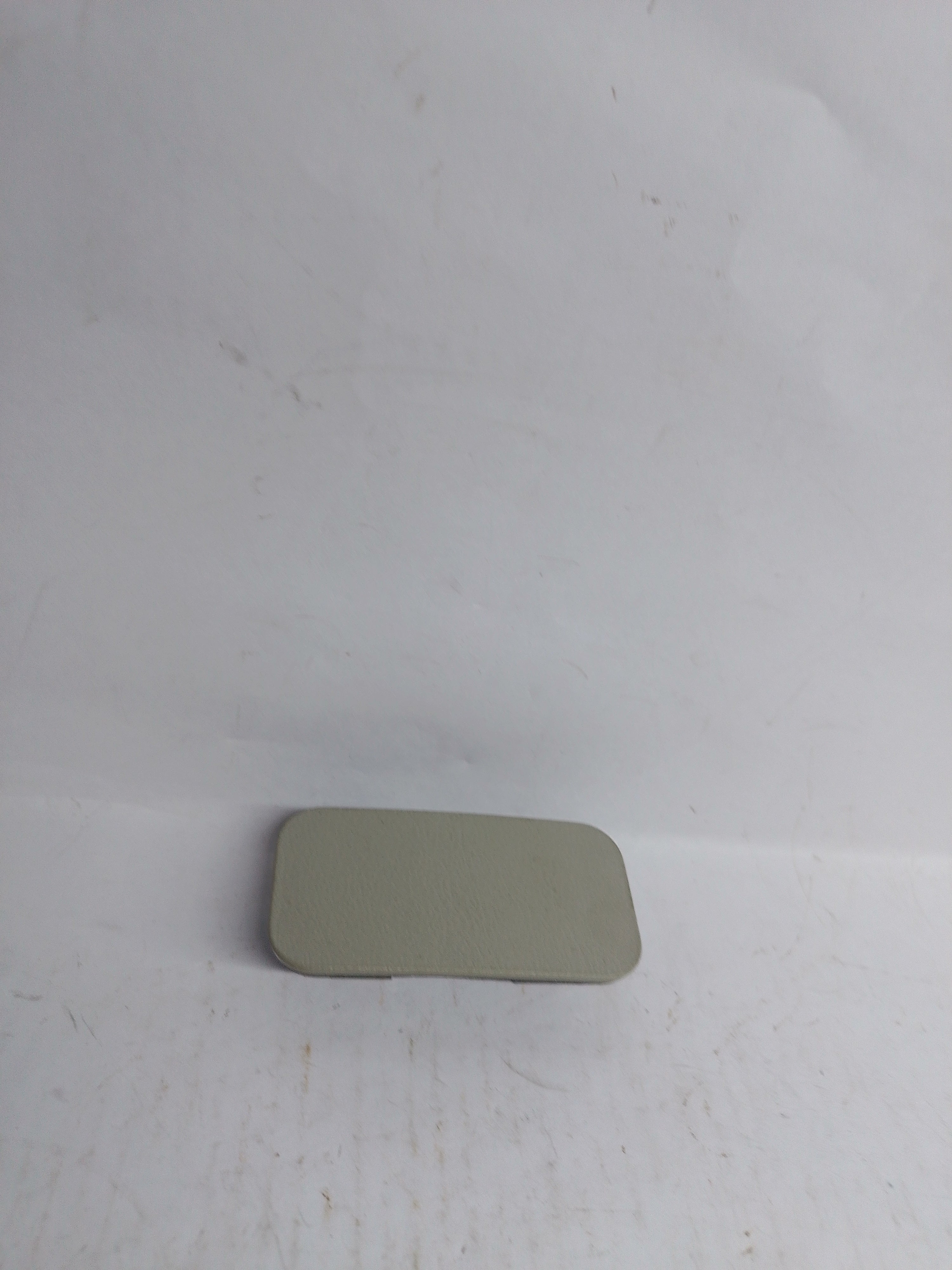 CarTrends T8979568811 CAP TAVERA T8979568811 - Back view