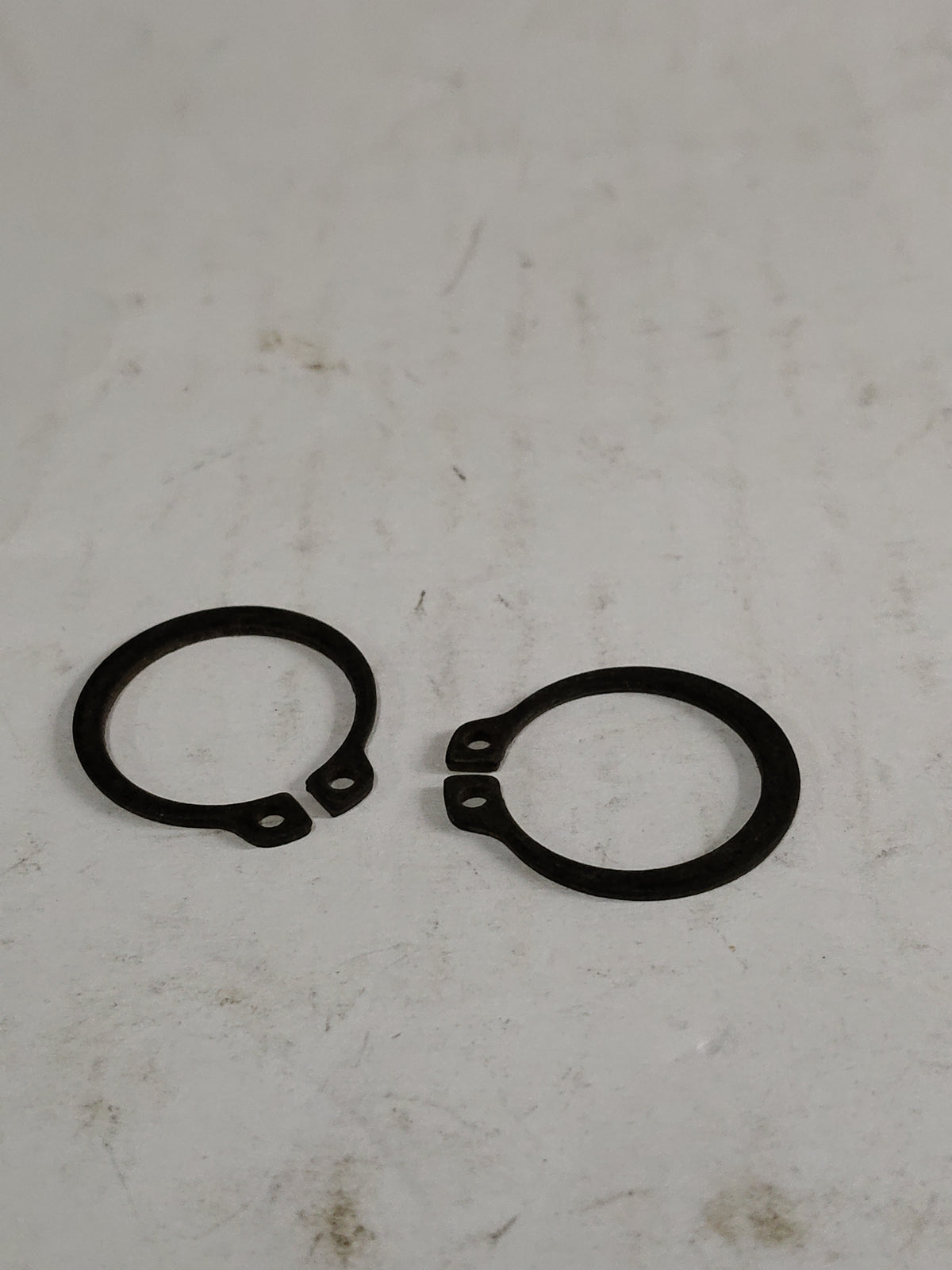 GENERAL MOTORS RING SNAP COUNTER FRT BRG TAVERA T97597124 T97597124 - Left view