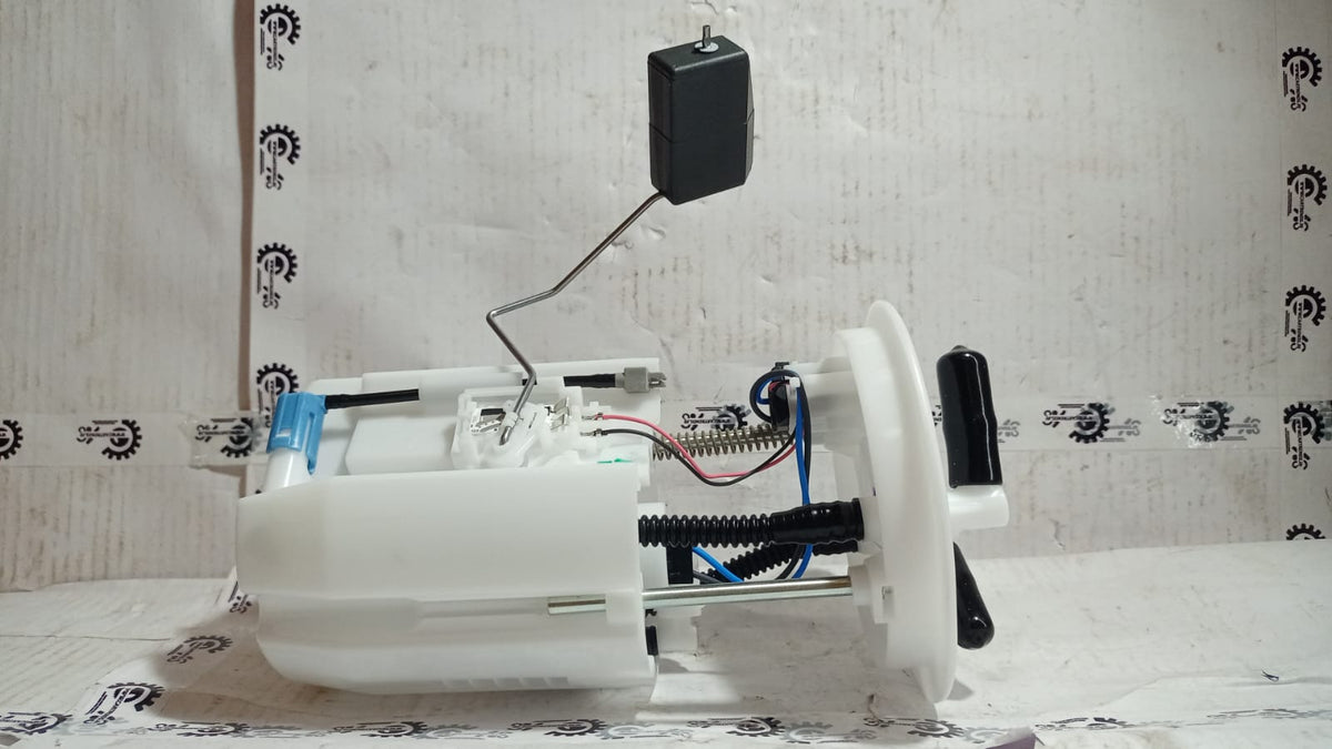 MARUTI SUZUKI PUMP ASSY; FULE 15100M68PA5 15100M68PA5 - Left view