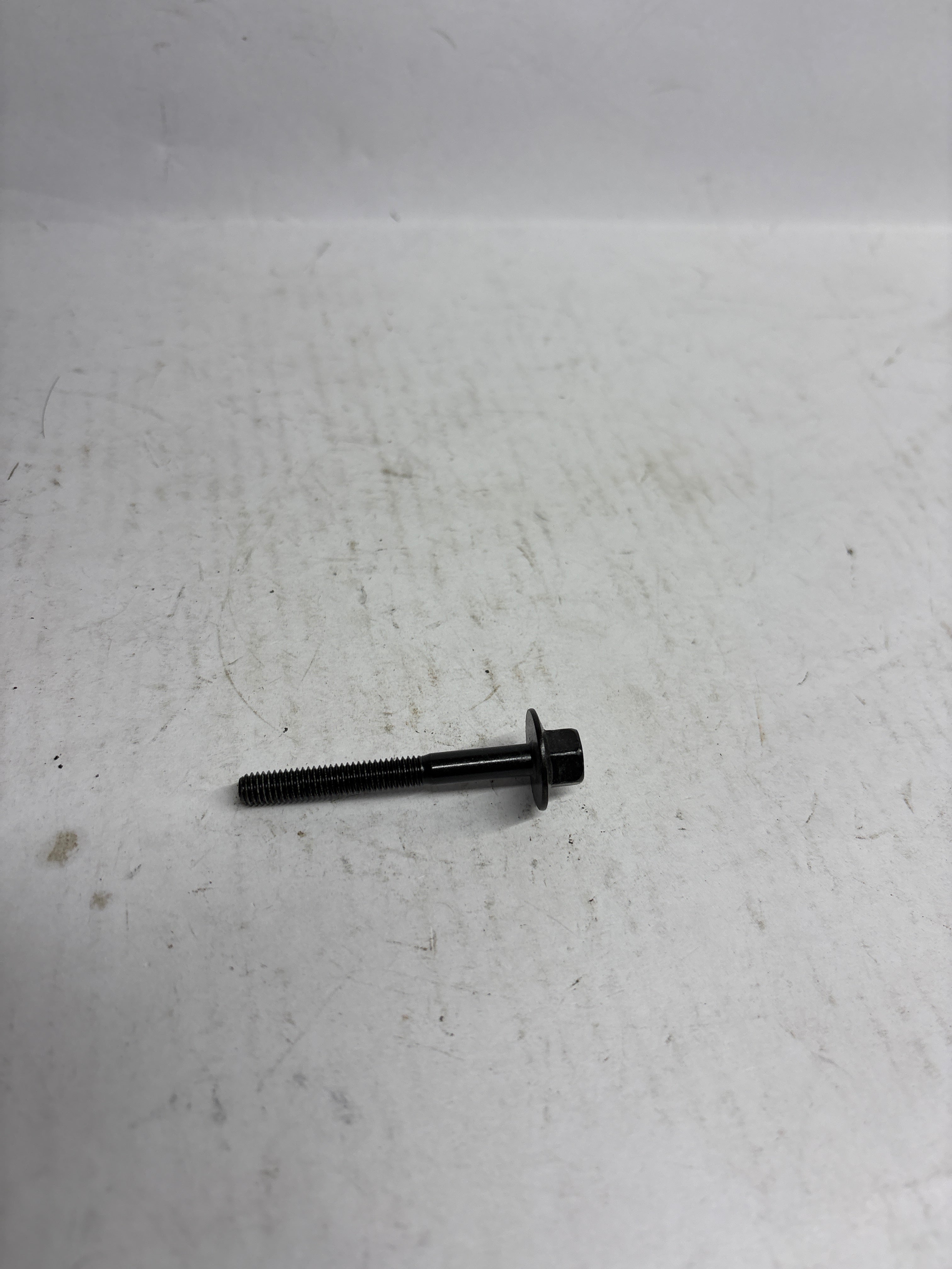 GENERAL MOTORS Hexagon Bolt | Chevrolet Optra | #J94500090 J94500090 - Left view