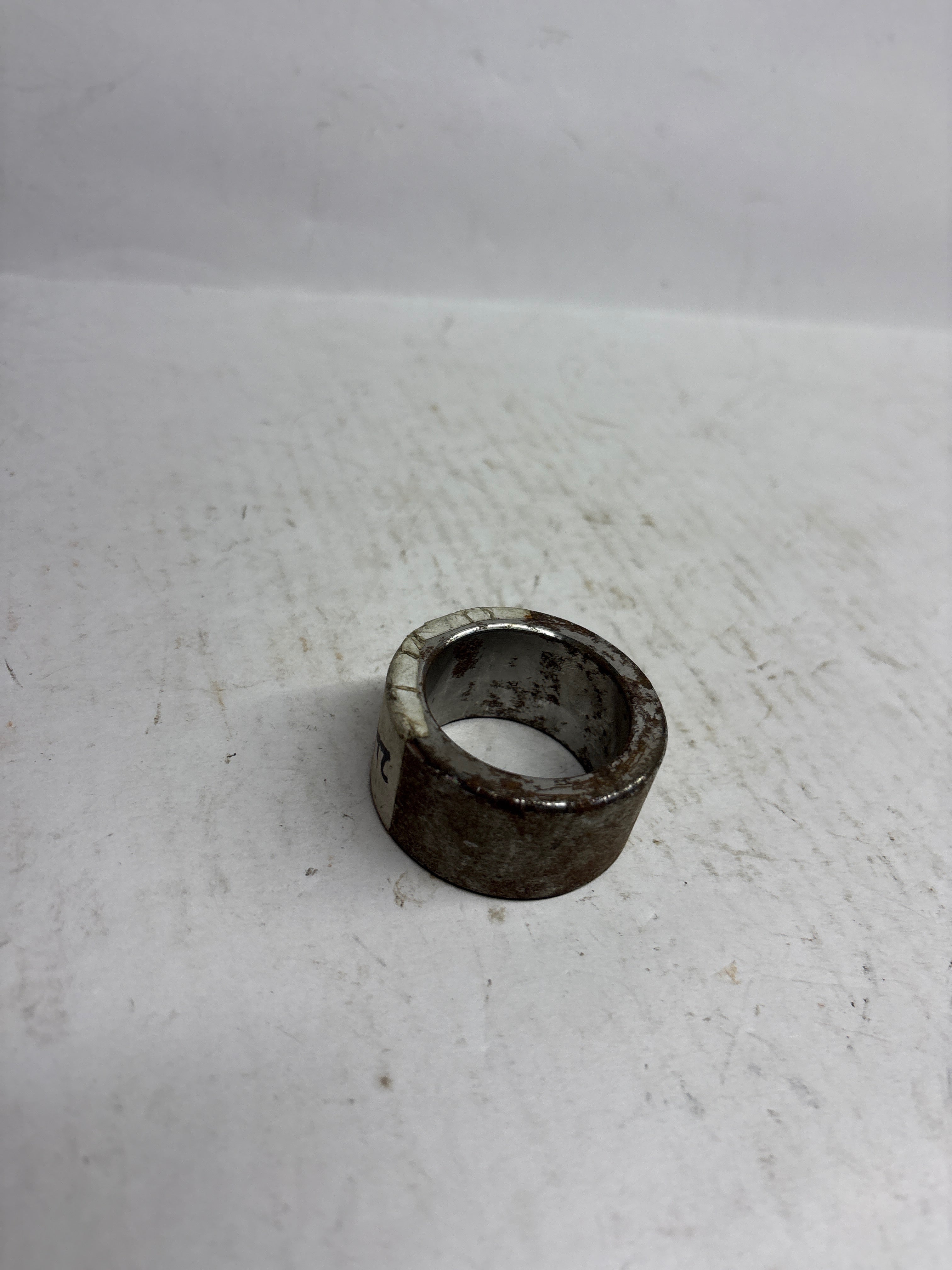 GENERAL MOTORS REAR AXLE SHAFT BUSHING ENJOY  J24510171 J24510171 - Left view