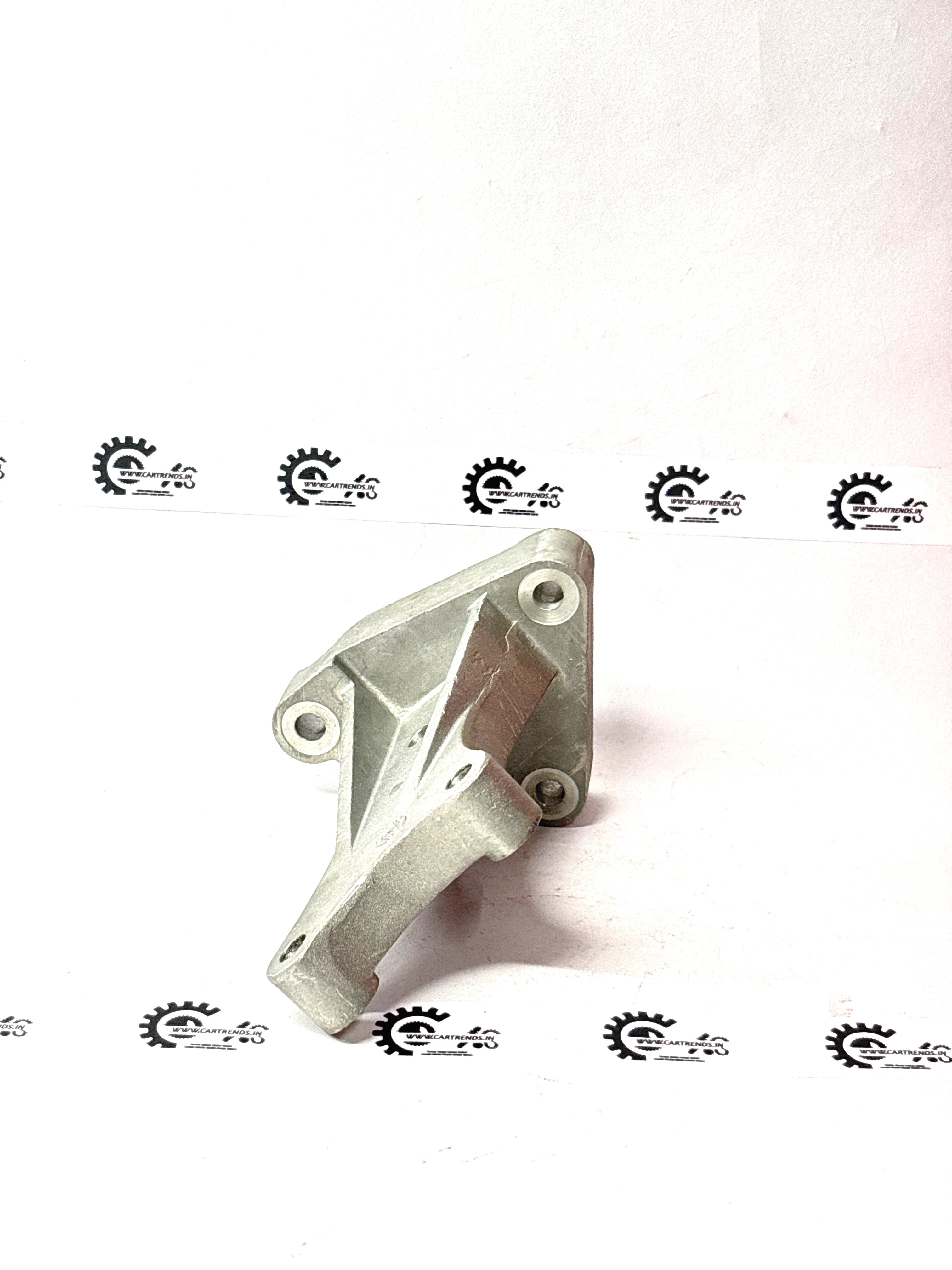 GENERAL MOTORS BRACKET P S PUMP ENJOY J24522390 J24522390 - Left view