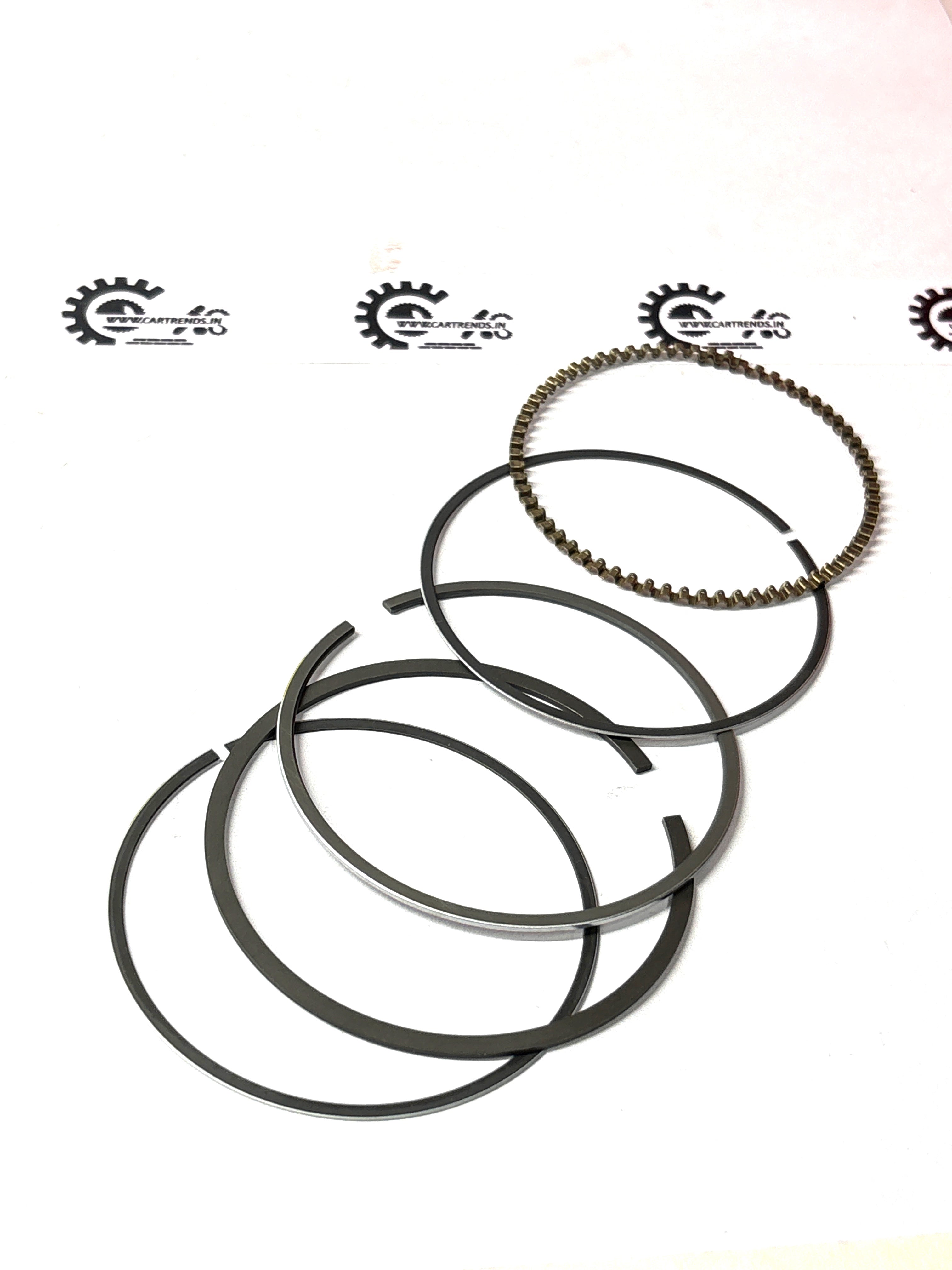 GENERAL MOTORS PISTON RING KIT BEAT J93745804 J93745804 - Left view