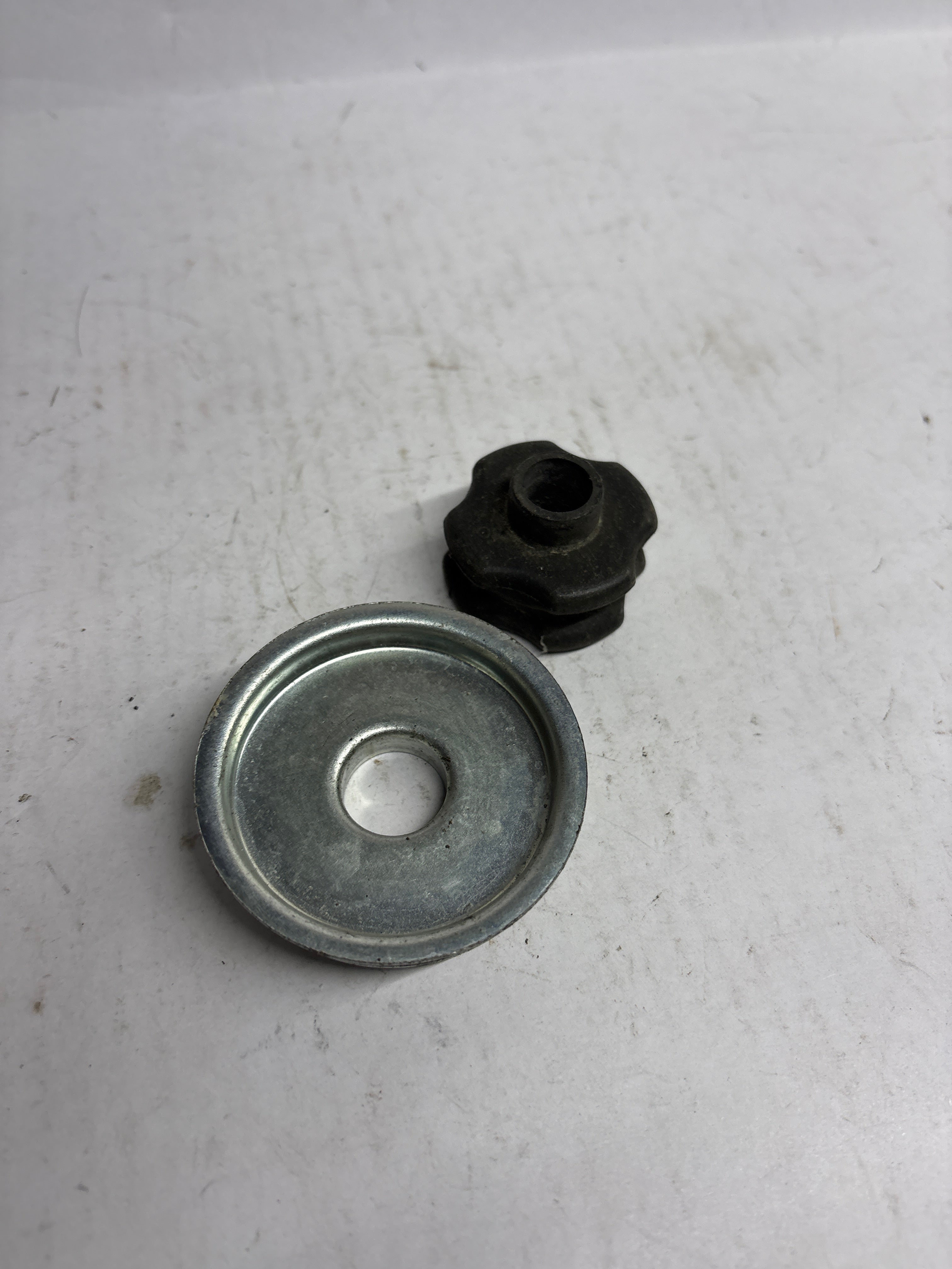 CarTrends REAR SHOCKER UPPER  BEAT  J95218007 J95218007 - Left view