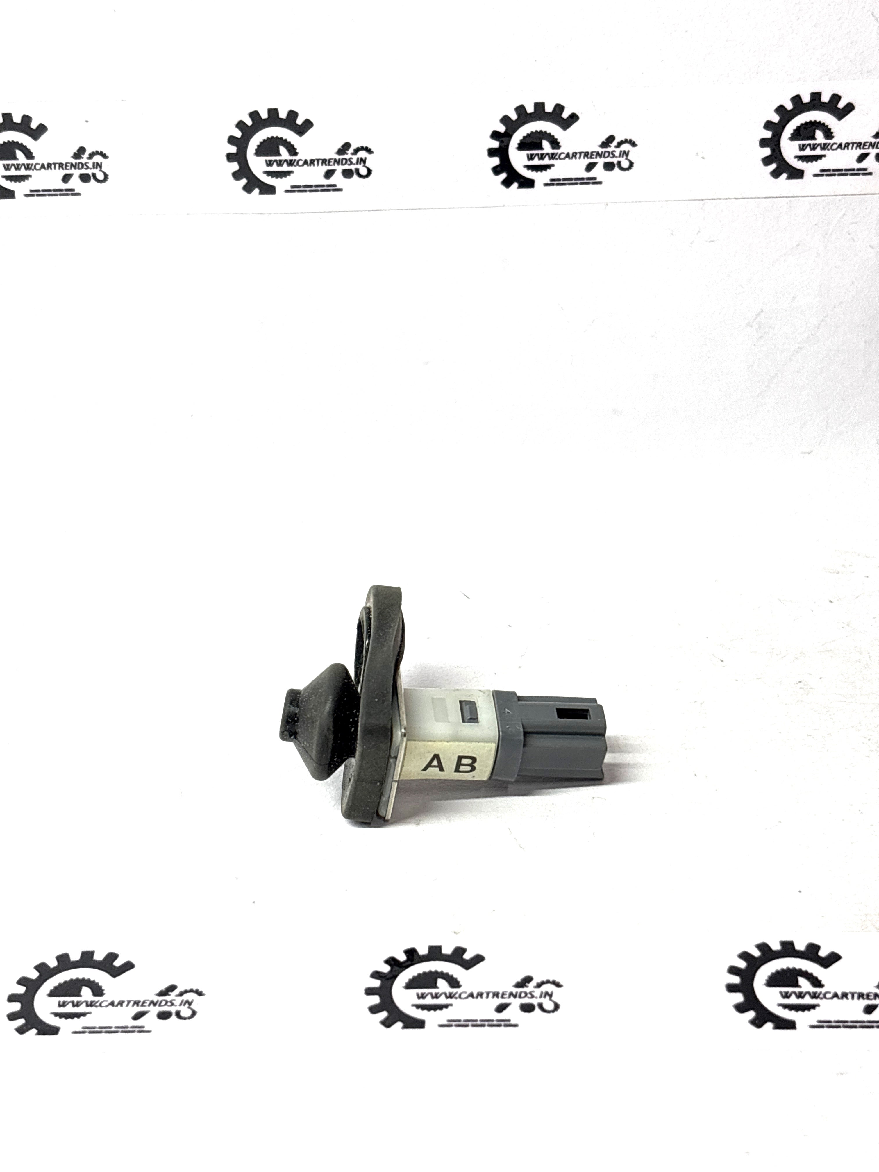 LOCAL 96540848 96540848 96540848 - Left view