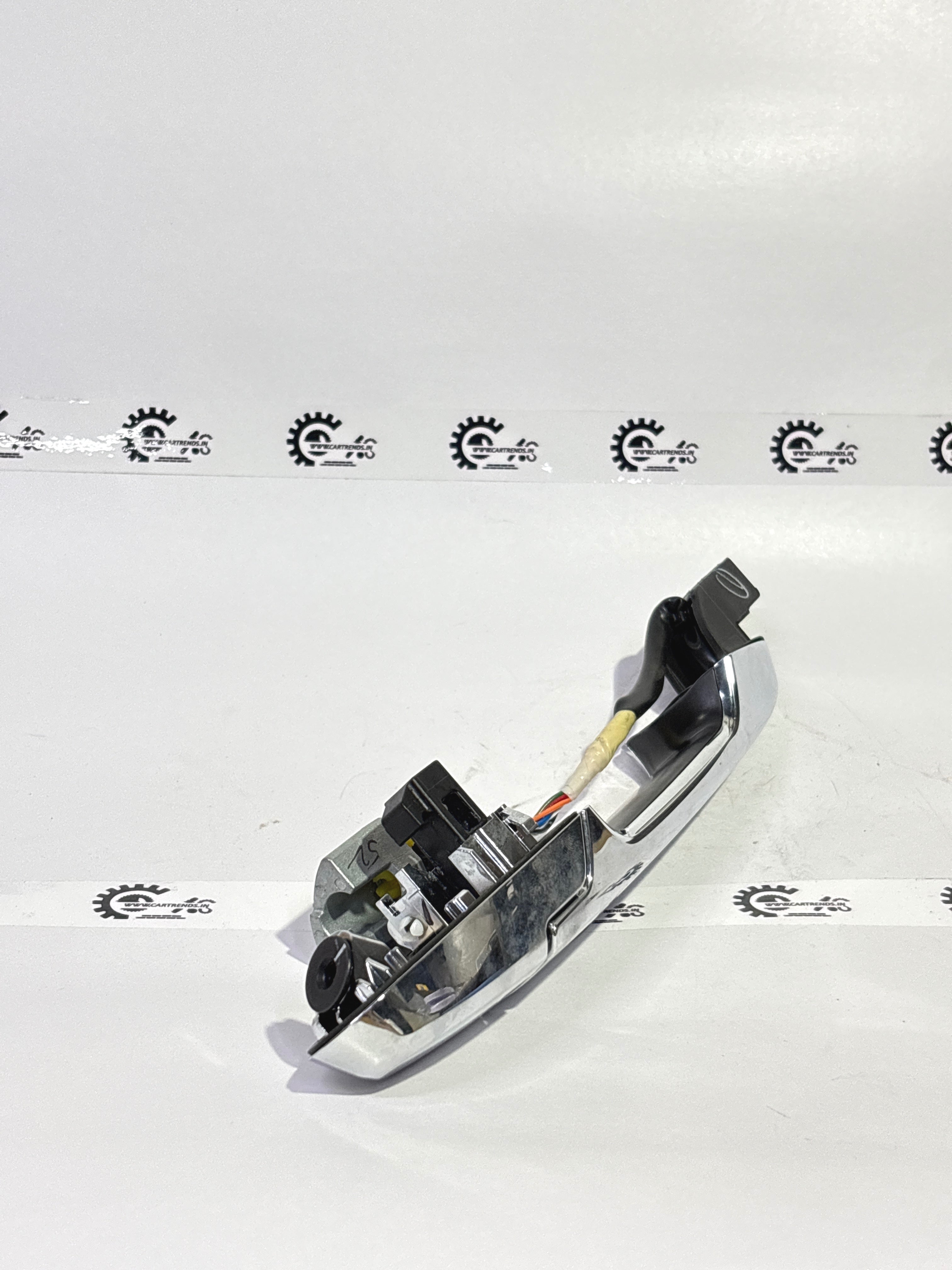 HONDA HNDL ASSY.L FR DR OUT SMART 72180TXKK11 72180TXKK11 - Left view