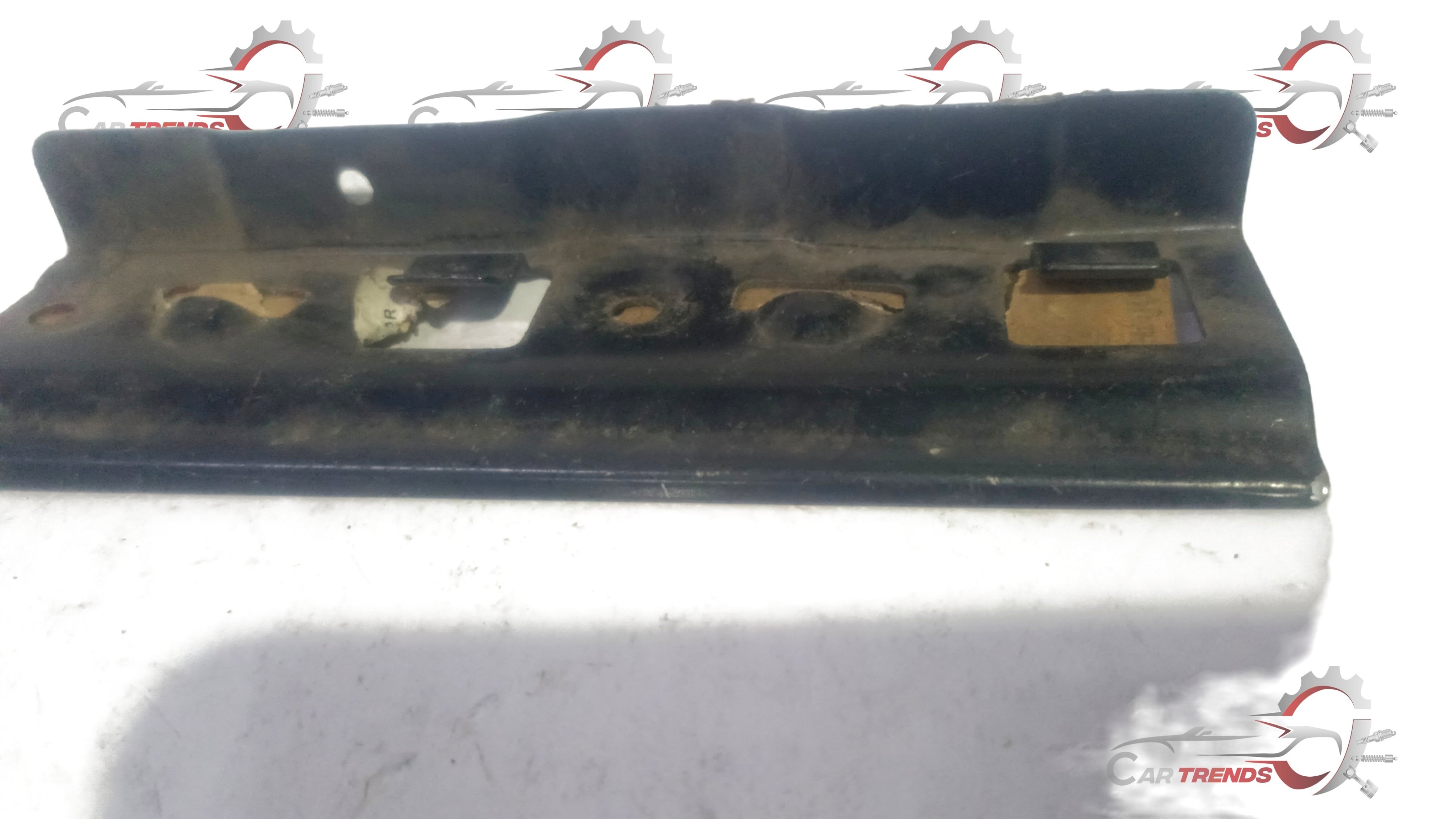 CarTrends J96847360   Rear Bumper Bracket Beat Upper Right Side J96847360 - Left view