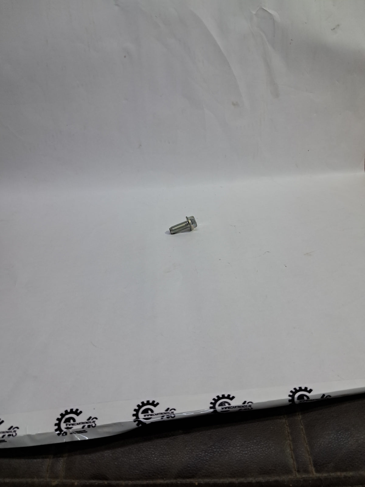 GENERAL MOTORS BOLT NON GP HEXAGON FLANGE OPTRA PETROL J94500698 J94500698 - Left view