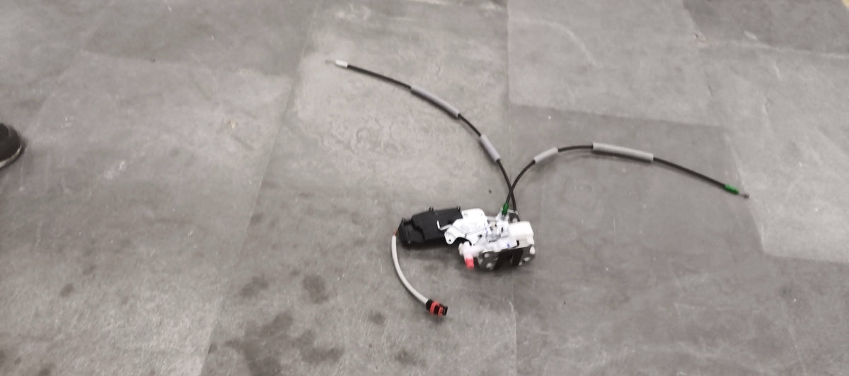 MAHINDRA ASSY LATCH RR DOOR LH ELECTRICAL UV/BOLERO 0114DAG01891N 0114DAG01891N - Left view