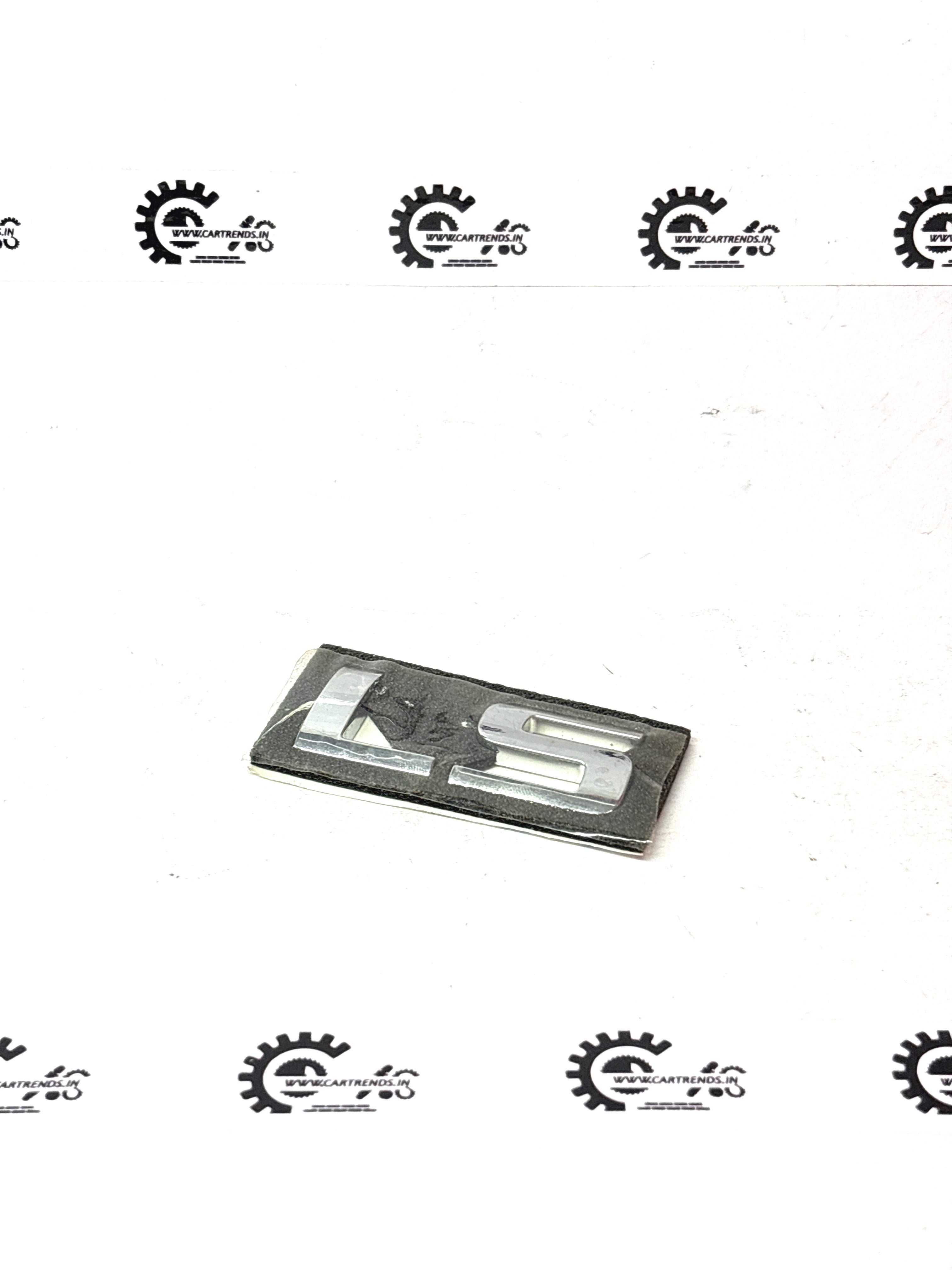 GENERAL MOTORS NAME PLATE LS TAVERA T97595823 T97595823 - Left view
