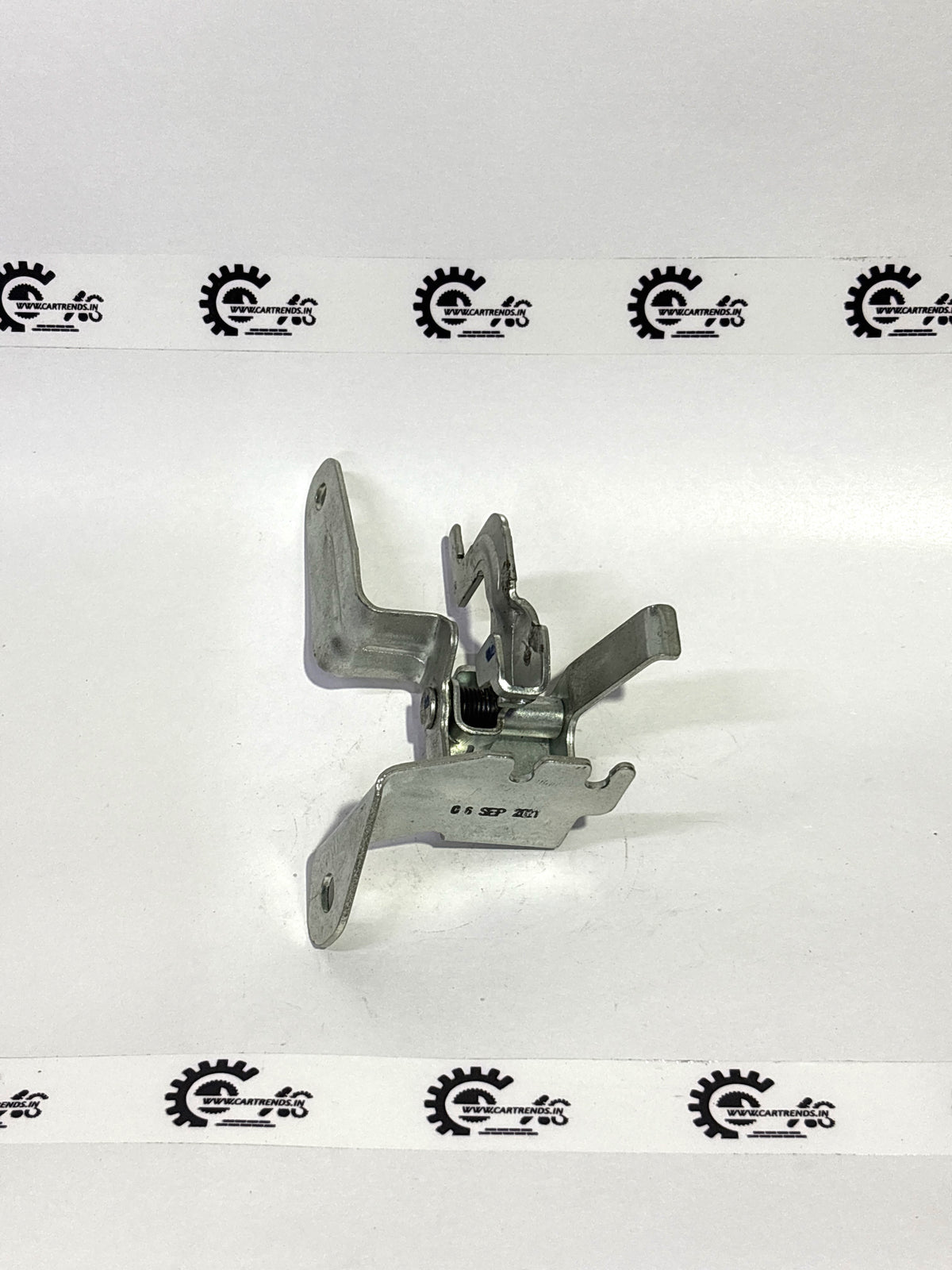 HONDA OPENER ASSY.FUEL 74882TE7K01 74882TE7K01 - Left view