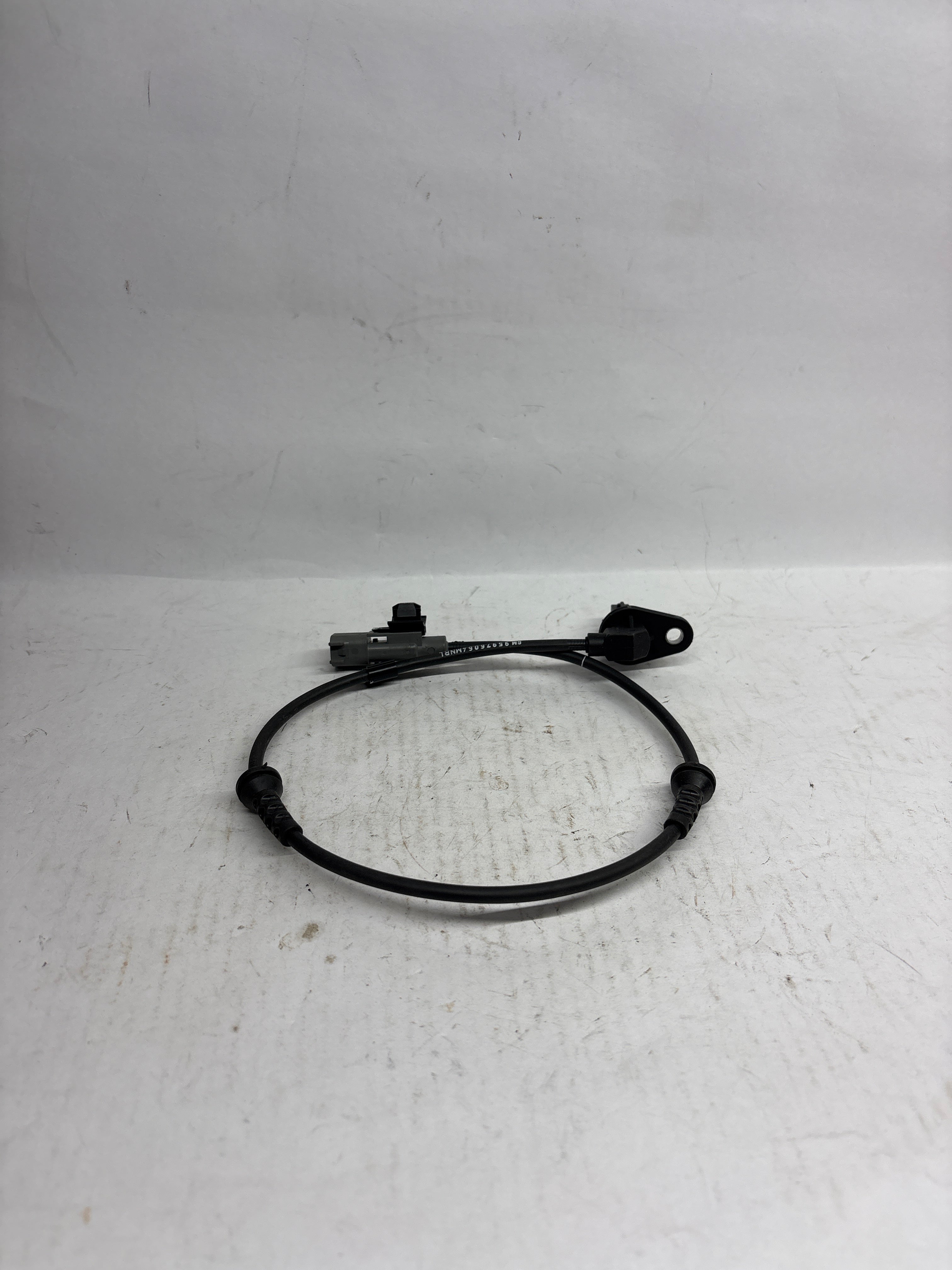 CarTrends J95976064  Rear Wheel Speed Sensor Beat Left Side J95976064 - Left view