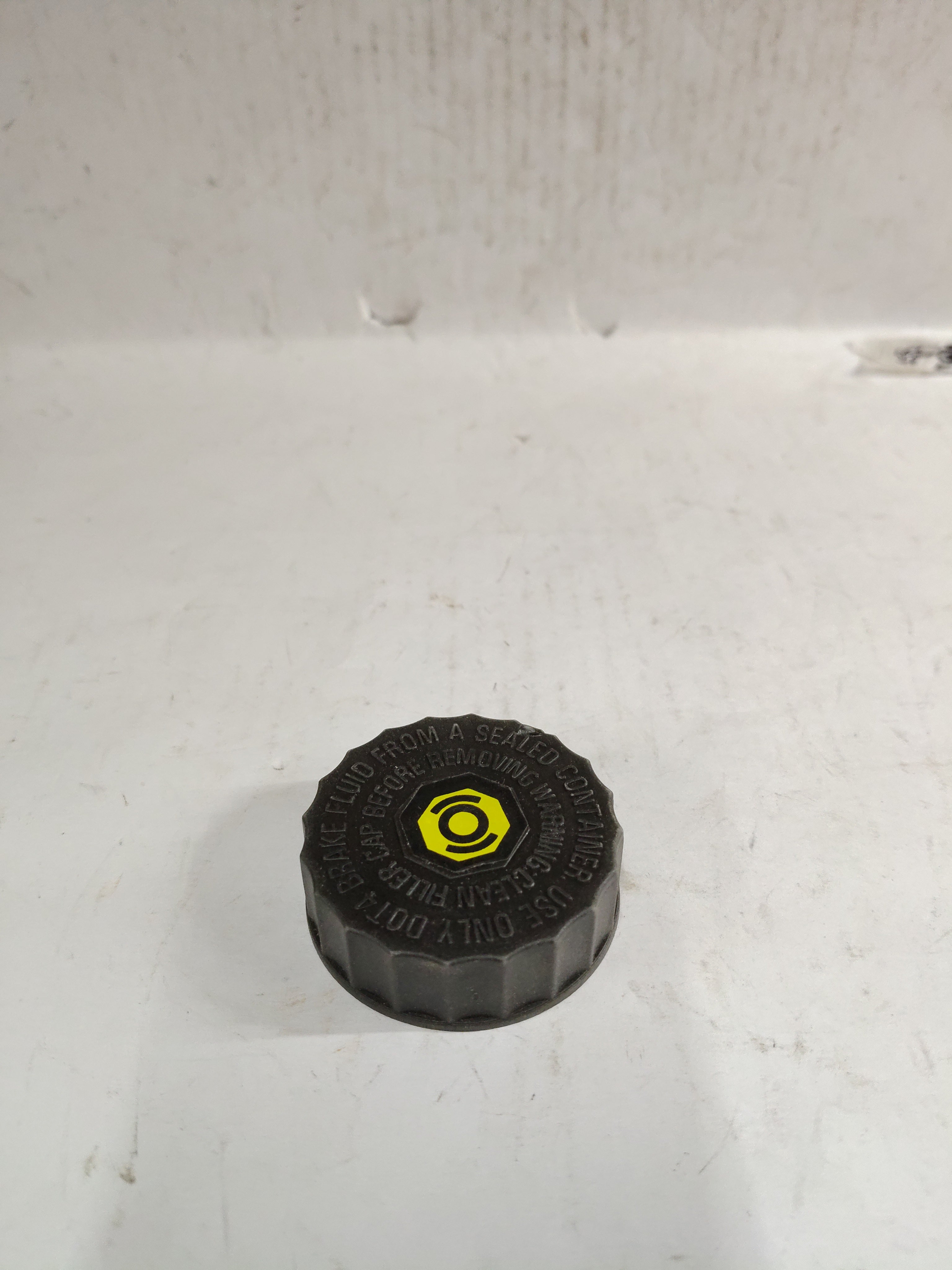 CarTrends J23874699 BRAKE MASTER RESERVOIR COVER ENJOY J23874699 - Left view