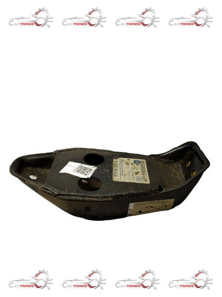 GENERAL MOTORS BRACKET ENGINE FRT MOUNT LH CORSA S90445281 S90445281 - Left view