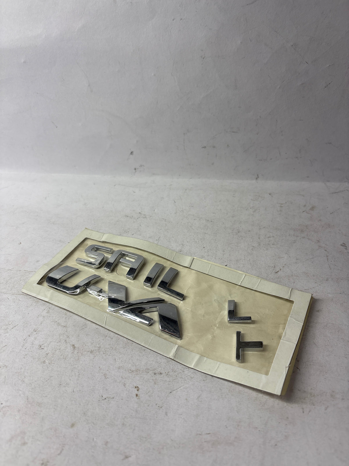 GENERAL MOTORS PLATE ASM L GATE VEH NA SAIL J9009210 J9009210 - Left view