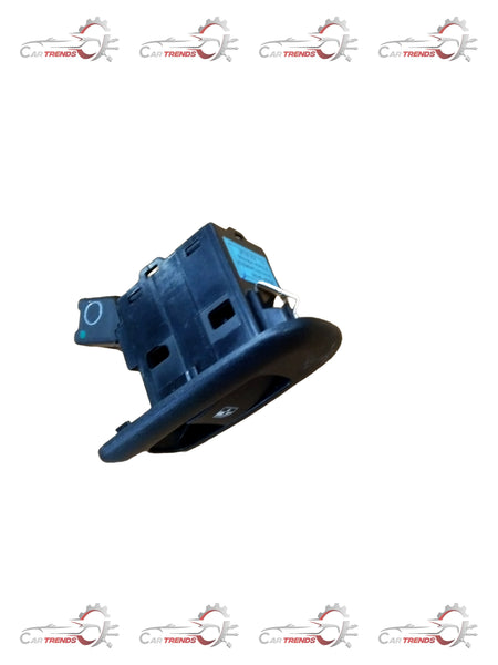 MAHINDRA POWER WINDOW SUB SWITCH UV/BOLERO 0111JAG00221N 0111JAG00221N - Left view