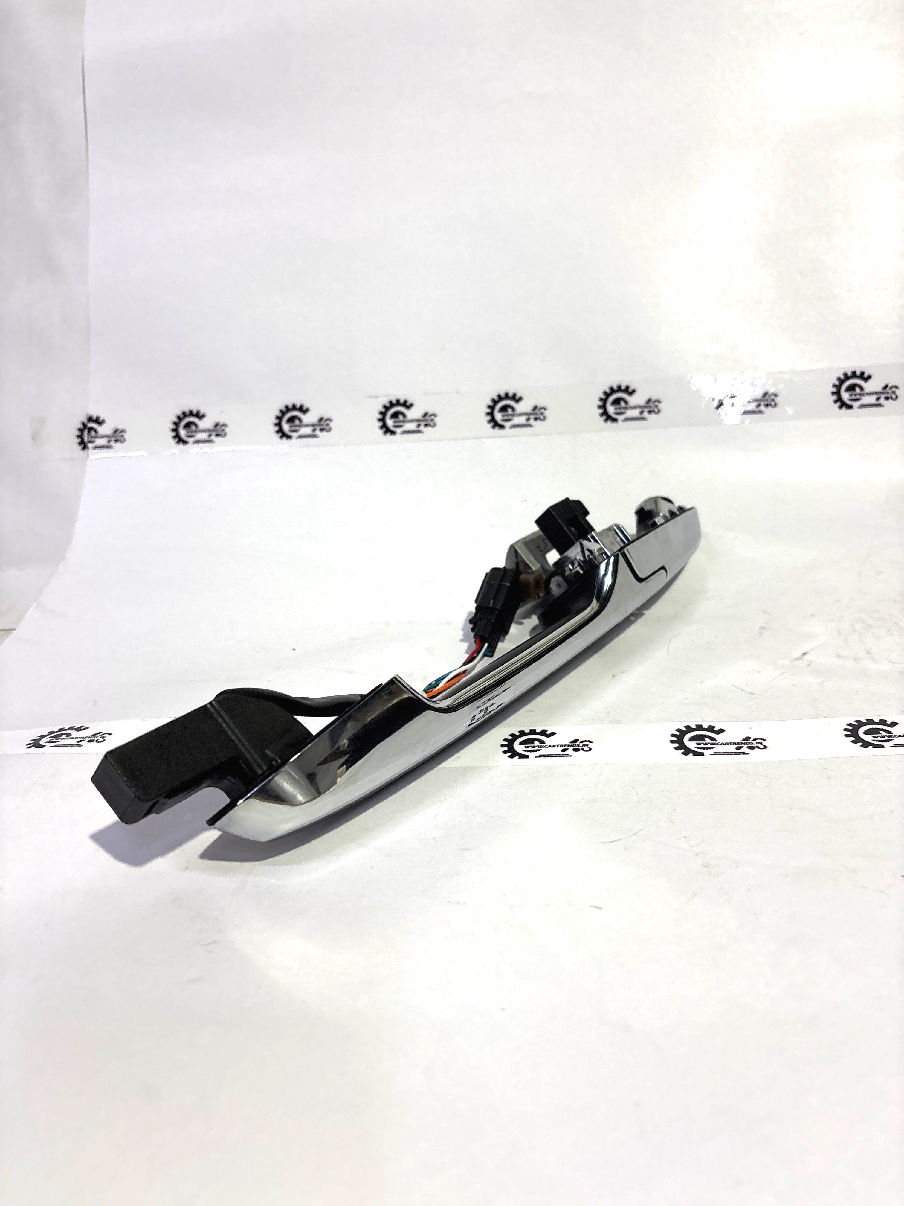 HONDA HNDL ASSY.R FR DR OUT SMART 72140TXKK11 72140TXKK11 - Left view