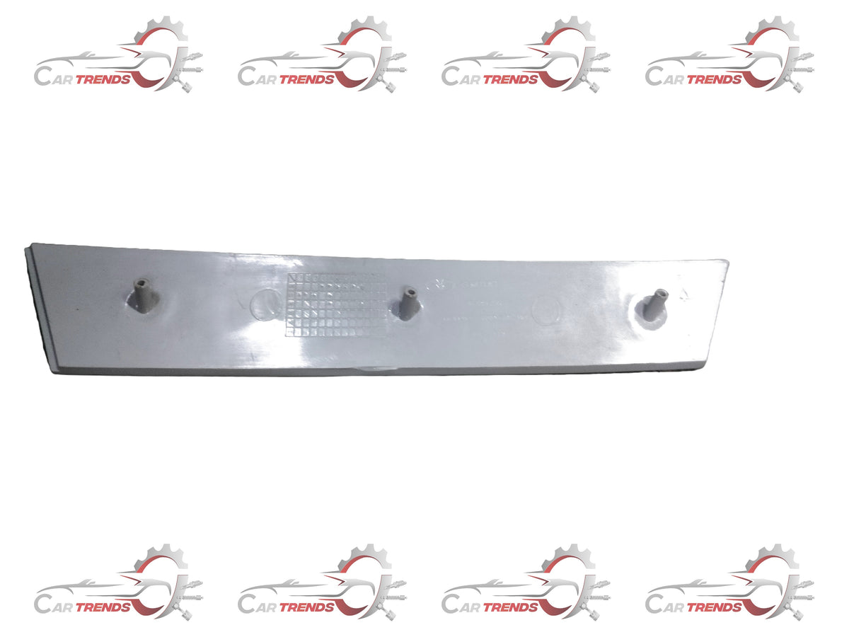 CarTrends molding Rad grille lower Captiva J96448259 spare part shown in the image, close-up of the grille with detailed design.