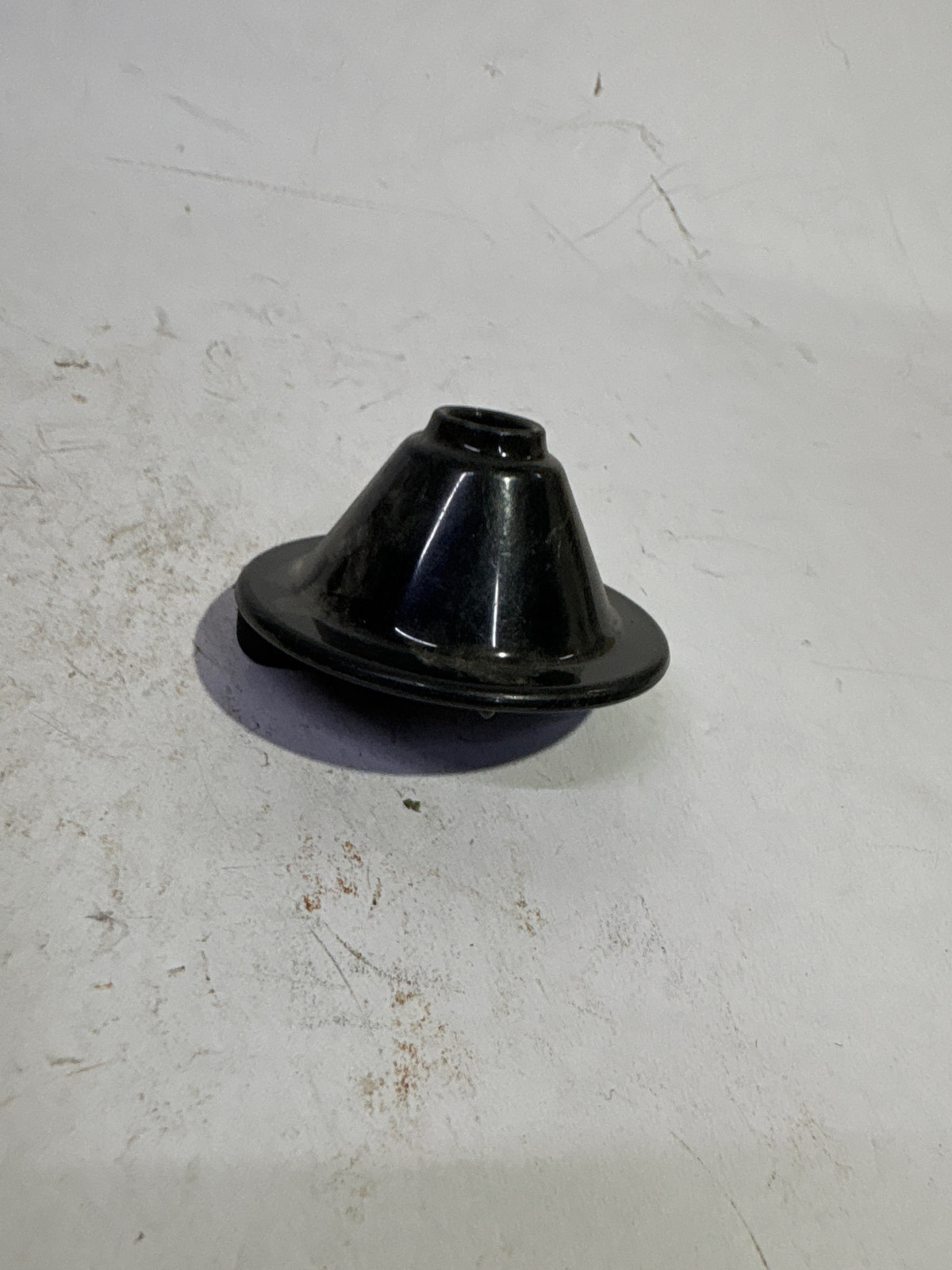 GENERAL MOTORS NUT SPA WHEEL STOW CORSA S90126755 S90126755 - Left view