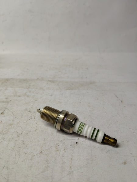 CarTrends Spark Plug Optra 1.8   J09146367 J09146367 - Left view