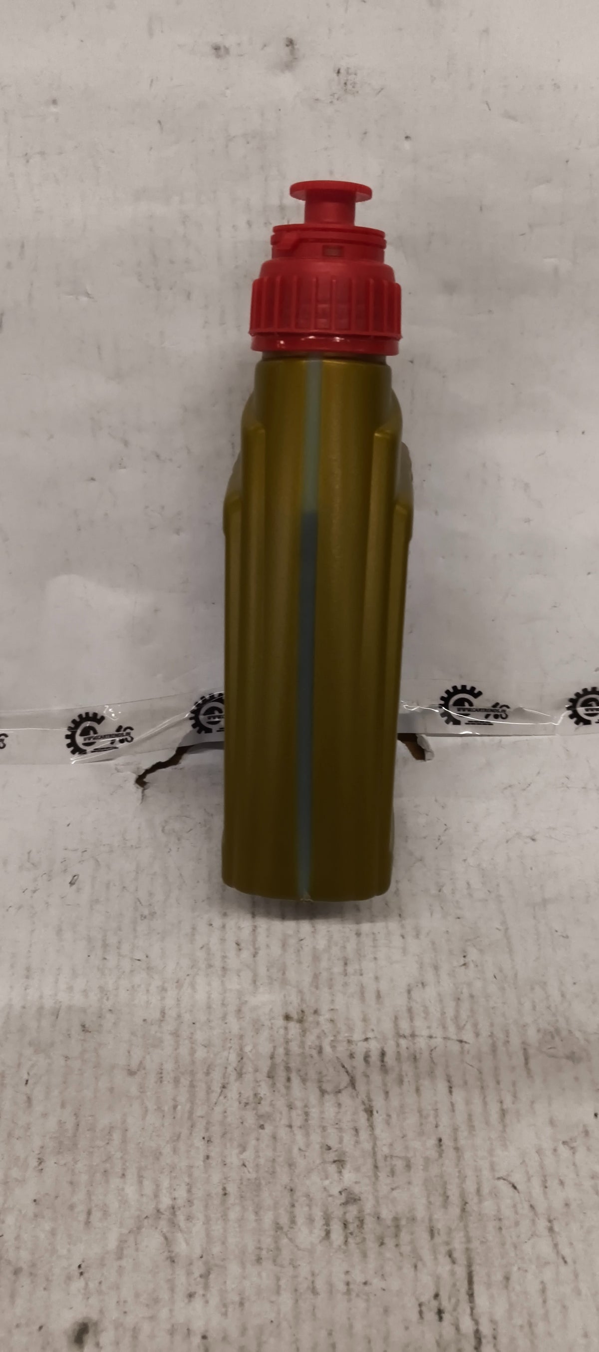 77 LUBRICANTS 27705-SCOOTER XMILE 10W30 .8*20 77lub27705 - Left view
