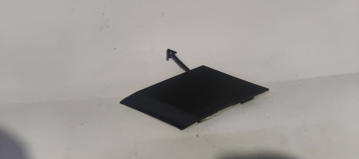 MAHINDRA TOW HOOK COVER FRT MARAZZO 0119AU300620N 0119AU300620N - Left view
