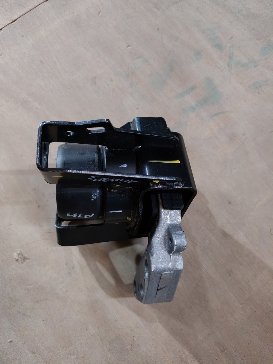 11610m60m00-engine-mounting-ertiga-type-2-right-side