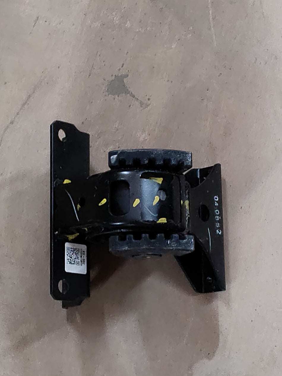 11620m76m00-engine-mounting-celerio-left-side