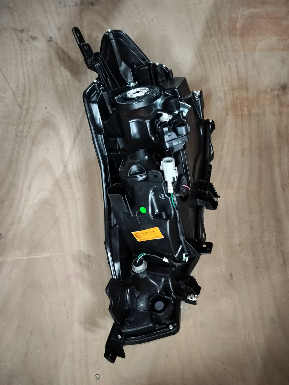 HEADLAMP RH ERTIGA 35121M72R02