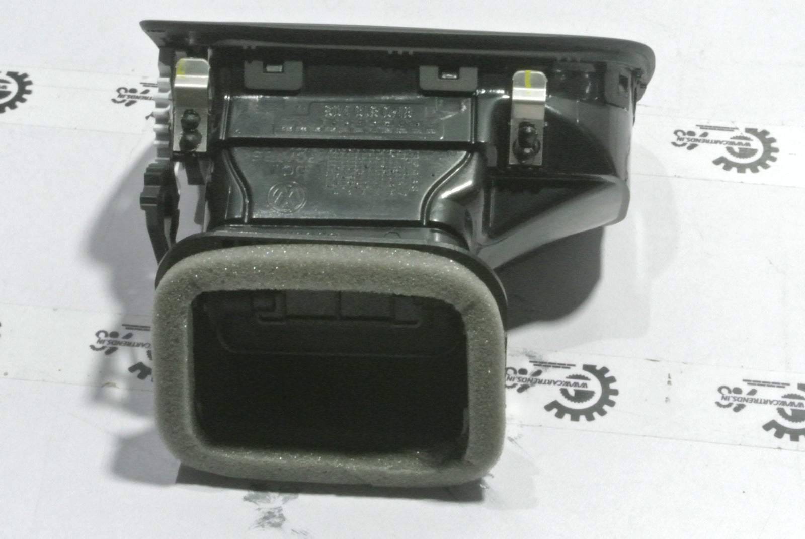 Volkswagen Polo air vent with black and silver finish, part number 6R0819703ALWMV, standard interior car vent.