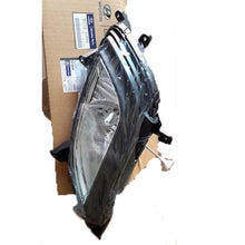Load image into Gallery viewer, Hyundai i20 Fog Lamp 922011J500 - CarTrends