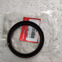 Load image into Gallery viewer, Main Seal Amaze Petrol/Honda City Ivtec 91214RNYE01