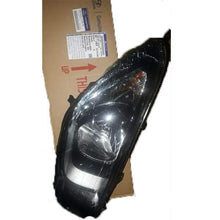Load image into Gallery viewer, Hyundai i20 Head Lamp RH 921021J570 - CarTrends