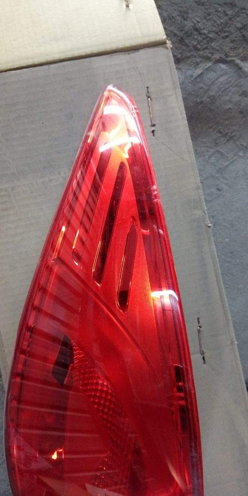 Hyundai  Verna Fluidic New Model Rh side Tail Lamp 924021V600