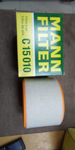 Load image into Gallery viewer, Air filter Audi A6  Mann C15010