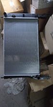 Load image into Gallery viewer, Chevrolet Captiva Radiator Manual J20777045