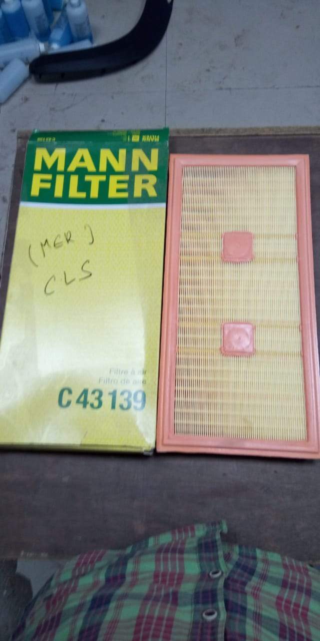 Air filter Mercedez CLS C218 Mann C43139