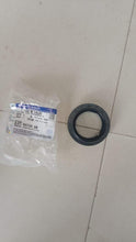 Load image into Gallery viewer, Axel Seal Left Swift / Wagnor  27432M74L00