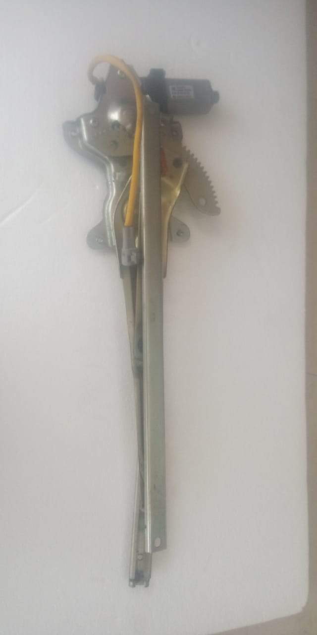 Door Machine Tavera Rear Right   T28293929