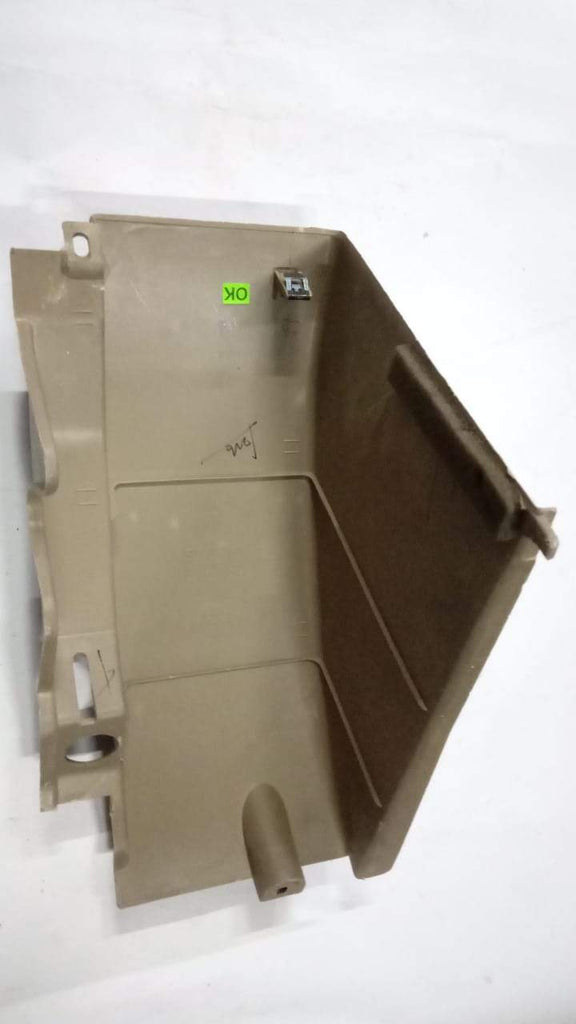 LOWER INSTRUMENT COVER TAVERA T97690205