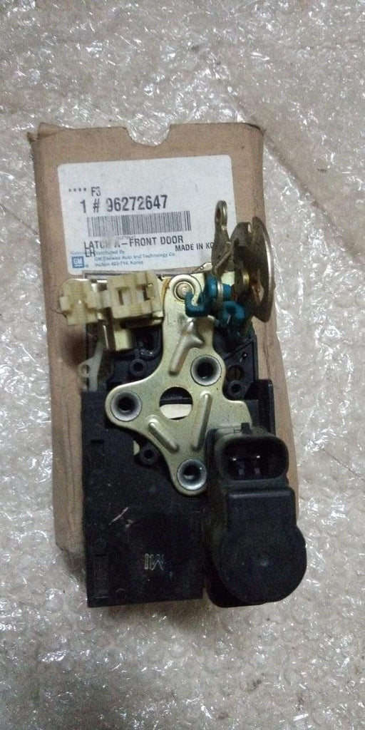 Chevrolet Optra Magnum  Door latch Front Left J96272647