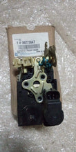 Load image into Gallery viewer, Chevrolet Optra Magnum  Door latch Front Left J96272647
