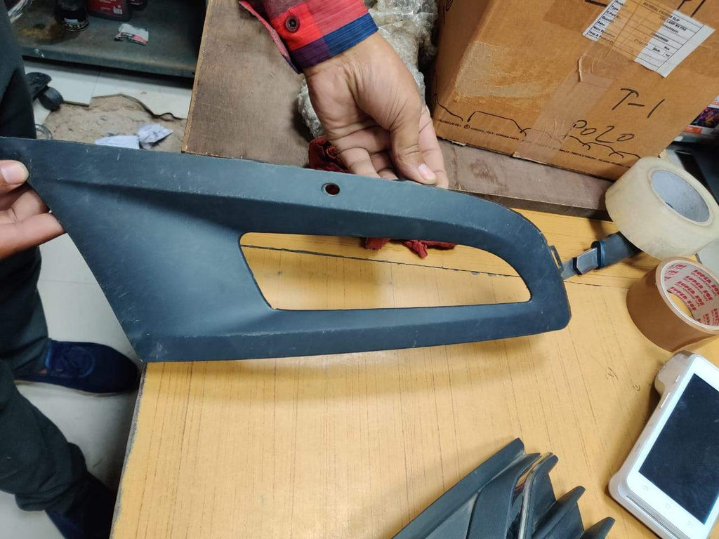 Volkswagen Polo Fog Lamp Cover  Right