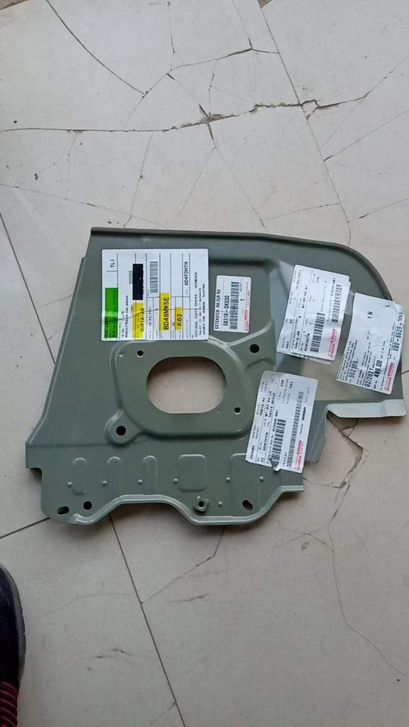Extension Floor Right Innova Type 4    583160K030