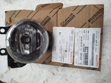 Load image into Gallery viewer, Fog Lamp Innova Crysta Left side      812200K140