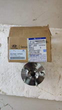 Load image into Gallery viewer, 517501P000  Front Wheel Hub Venue