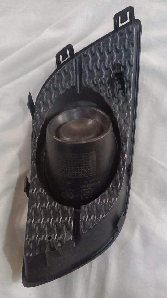 J28283158   Fog Lamp Cover Spark Left