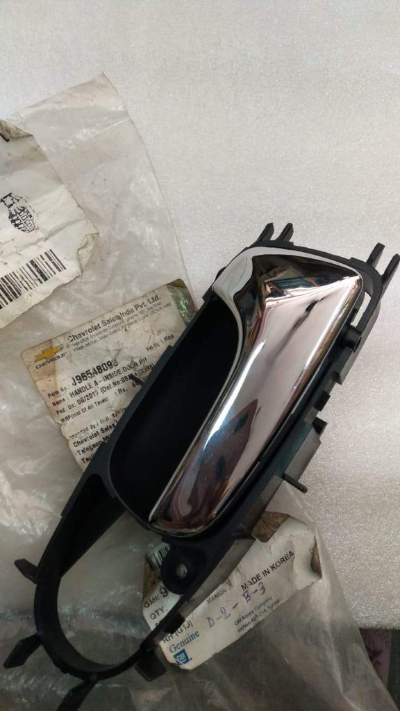 J96548093  Inside Handle Optra Right